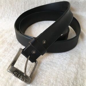 Levi's men's black leather belt. Size XL(42-44)